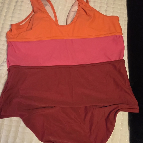 Colorblock One-Piece Swimsuit - Picture 3 of 3